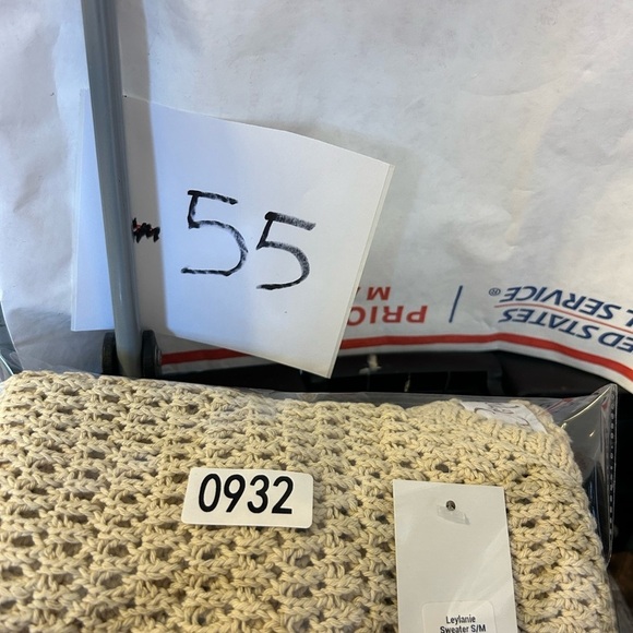 NWT Tula J Leylanie Sweater Tank Women Sz M Crochet Knit Tan V-Neck minimalist - Picture 10 of 10